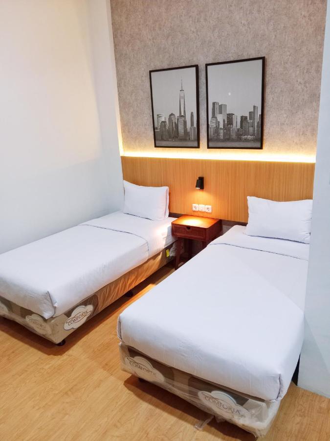 Andita Syariah Hotel سورابايا المظهر الخارجي الصورة